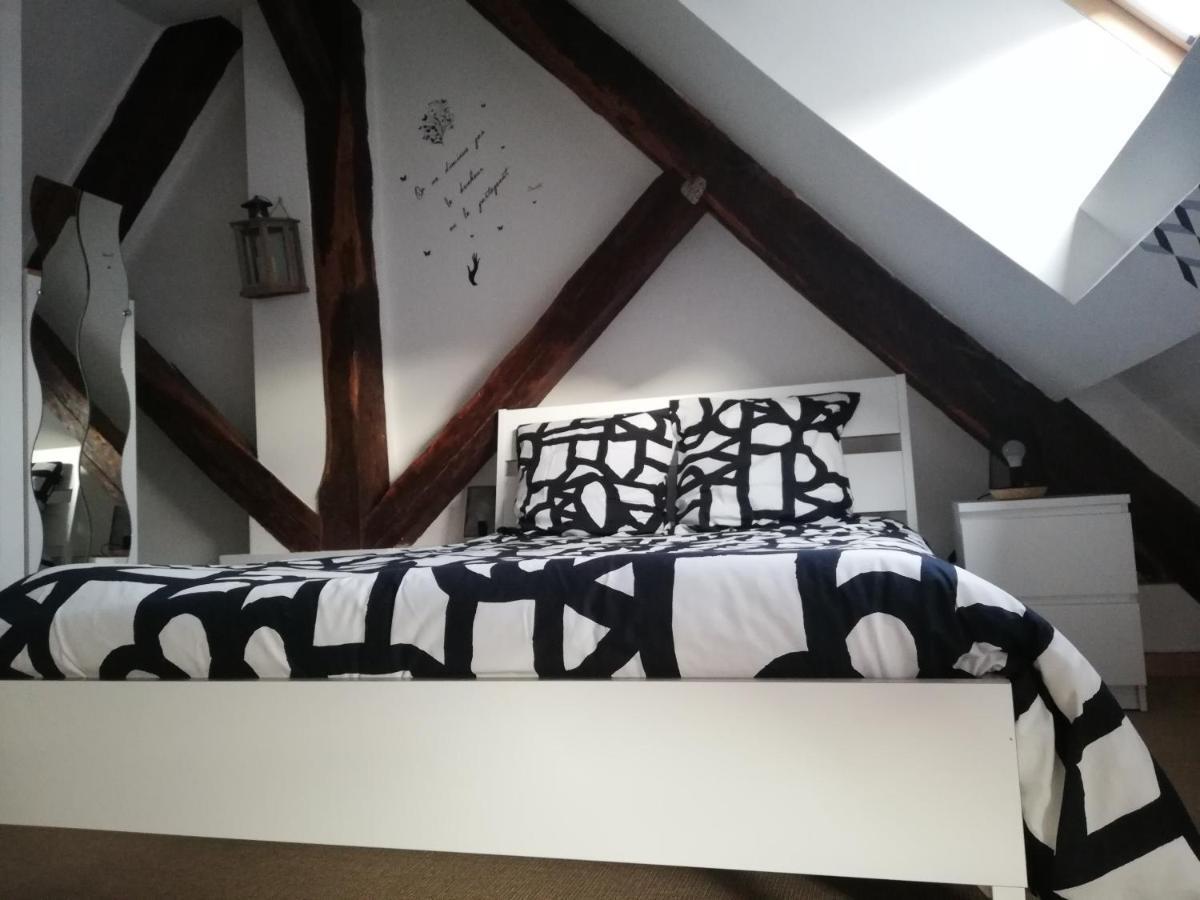 Atelier Des Poemes. Apartment มงเบลียาร์ ภายนอก รูปภาพ